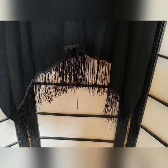 Fun Draped Shawl - Picture 4 of 8